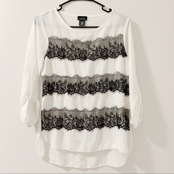 Rue 21 Top - Picture 1 of 3